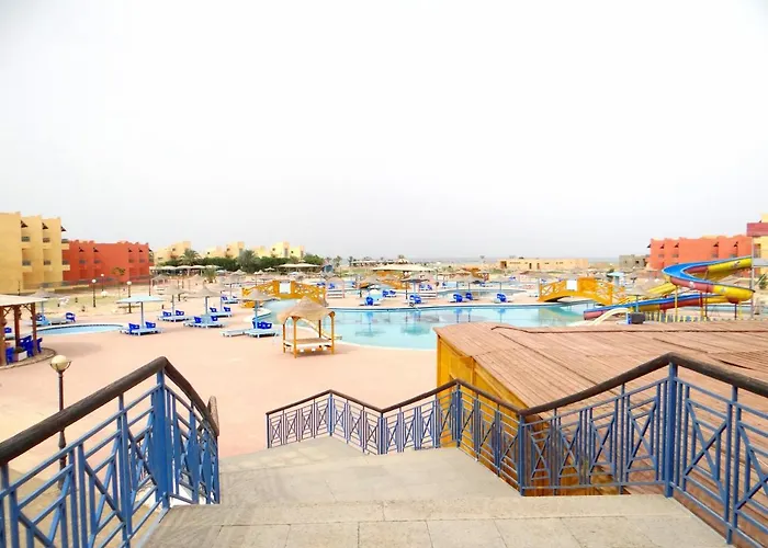 Sinaway Lagoon Aquapark And Hotel Ash Shatt