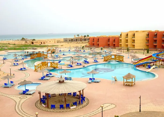 Sinaway Lagoon Aquapark And Szálloda Ash Shaţţ